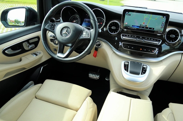 Mercedes-Benz Klasa V cena 435000 przebieg: 25000, rok produkcji 2022 z Dąbrowa Białostocka małe 301